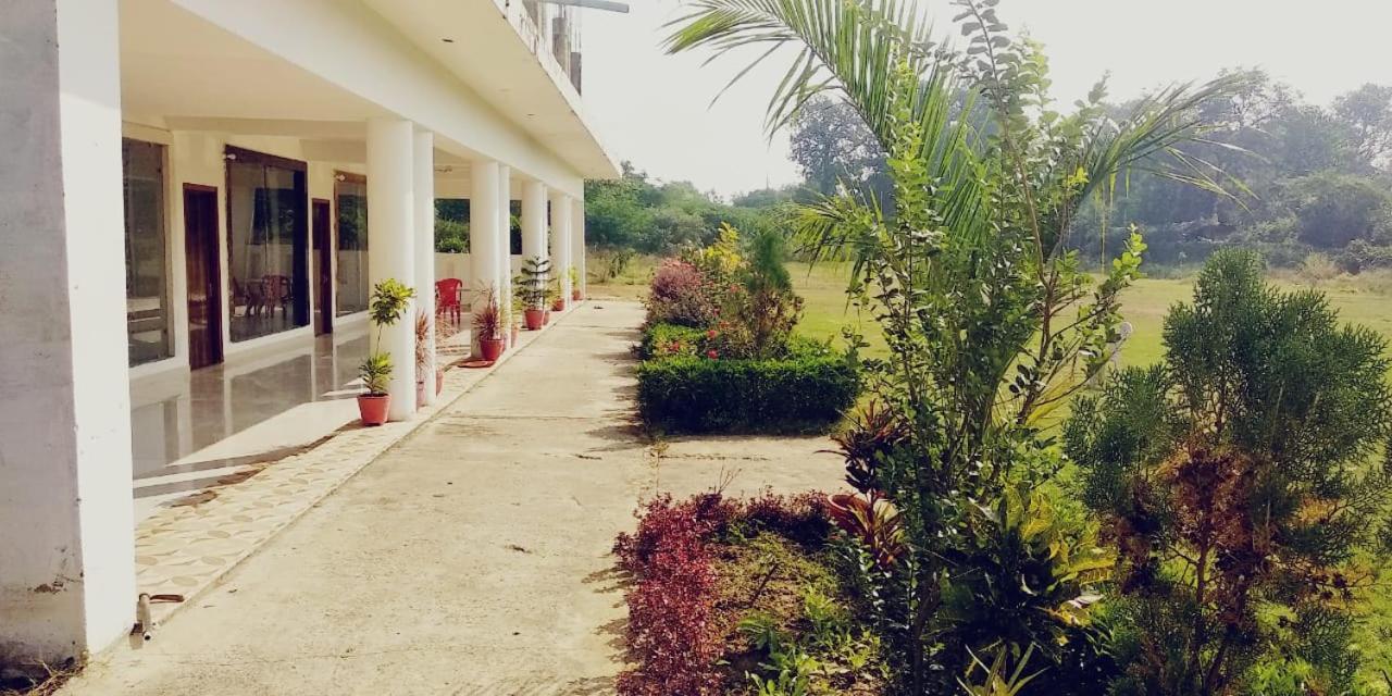 Radha Rani Mahal Khajuraho Hotel Exterior foto